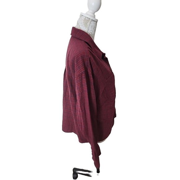 Levi's Women's Plus Flannel Maple Utility Cropped Shirt Red Plaid Size 1X - Picture 2 of 8